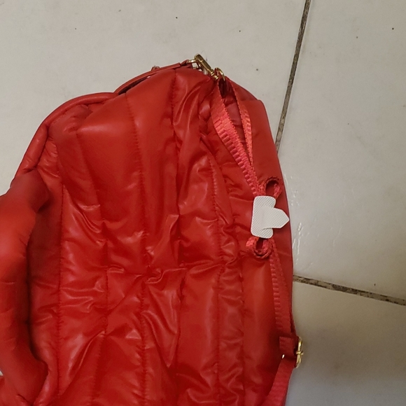 NEW Estee Lauder Women's Red Weekender Bag Travel Bag Tote Bag+Shoulder Strap - Picture 2 of 5